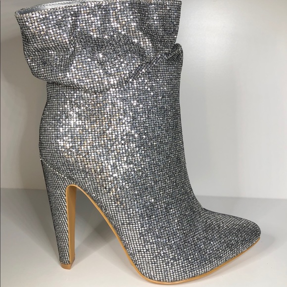 ‼️LAST ONE‼️Silver Embellished Booties - Picture 3 of 5